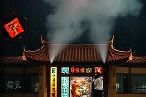 《无声潮汐》剧照,潮水退去后的礁石与录音机